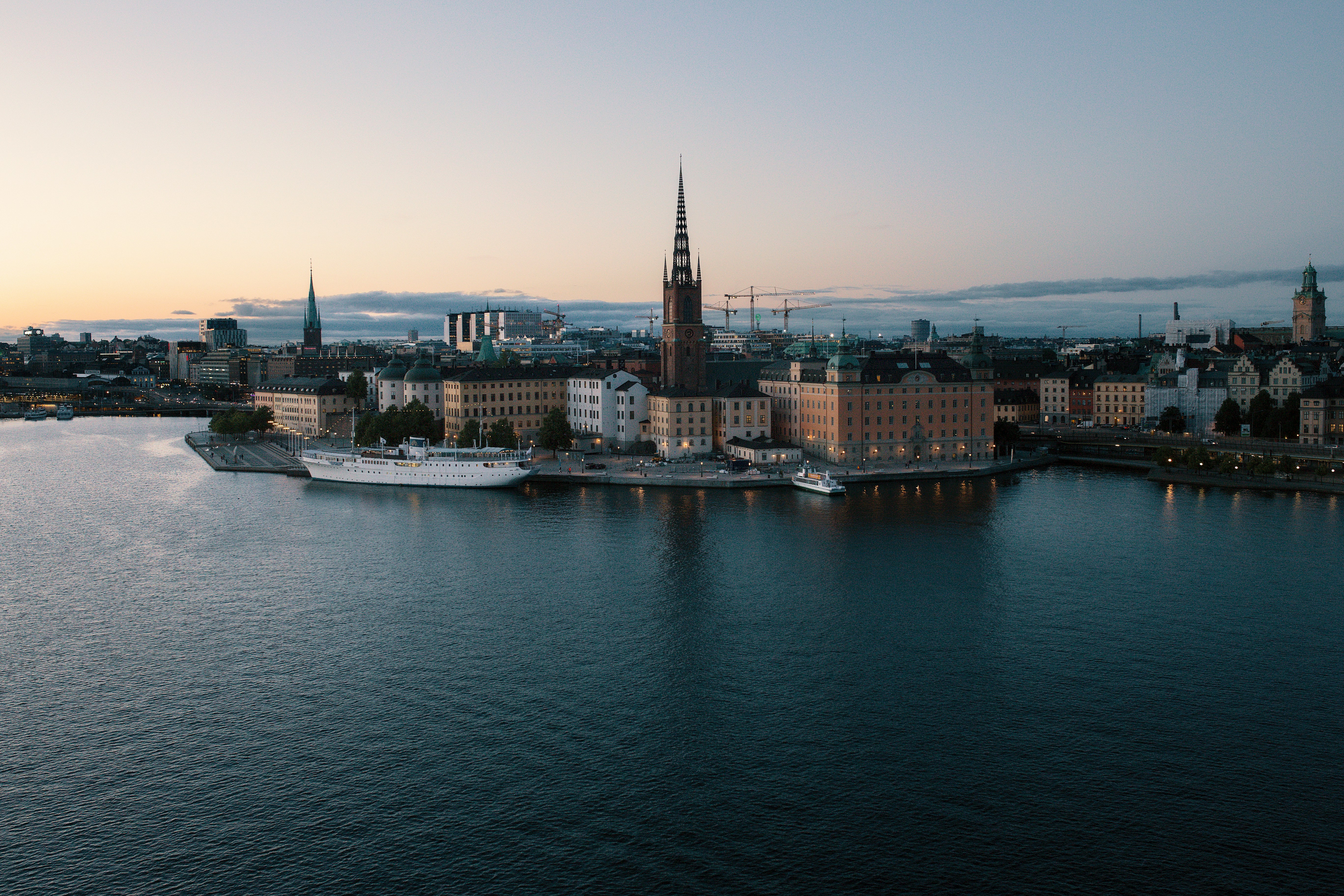 Stockholm Neighborhoods for Expats (2026): Honest Guide to Rent, Commute and Vibe
