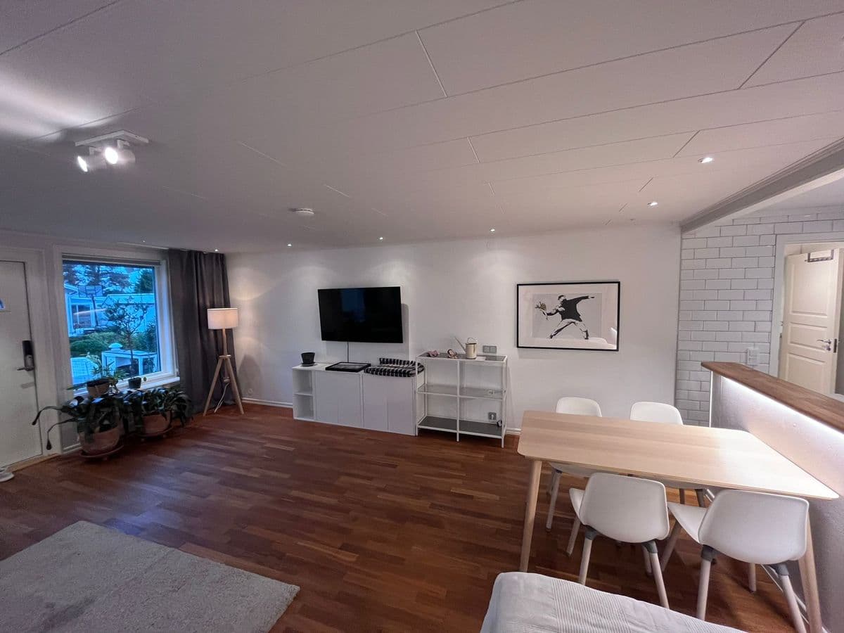 Tibastvägen, Hässelby