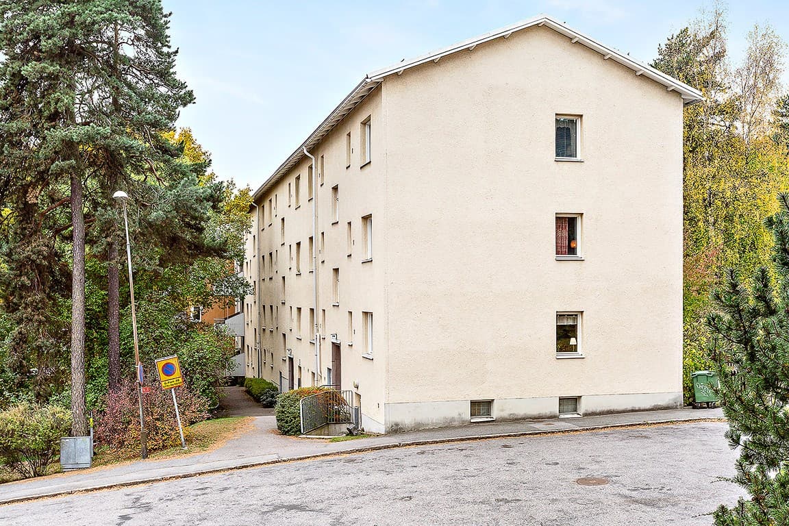 Tämnarvägen, Årsta — Årsta